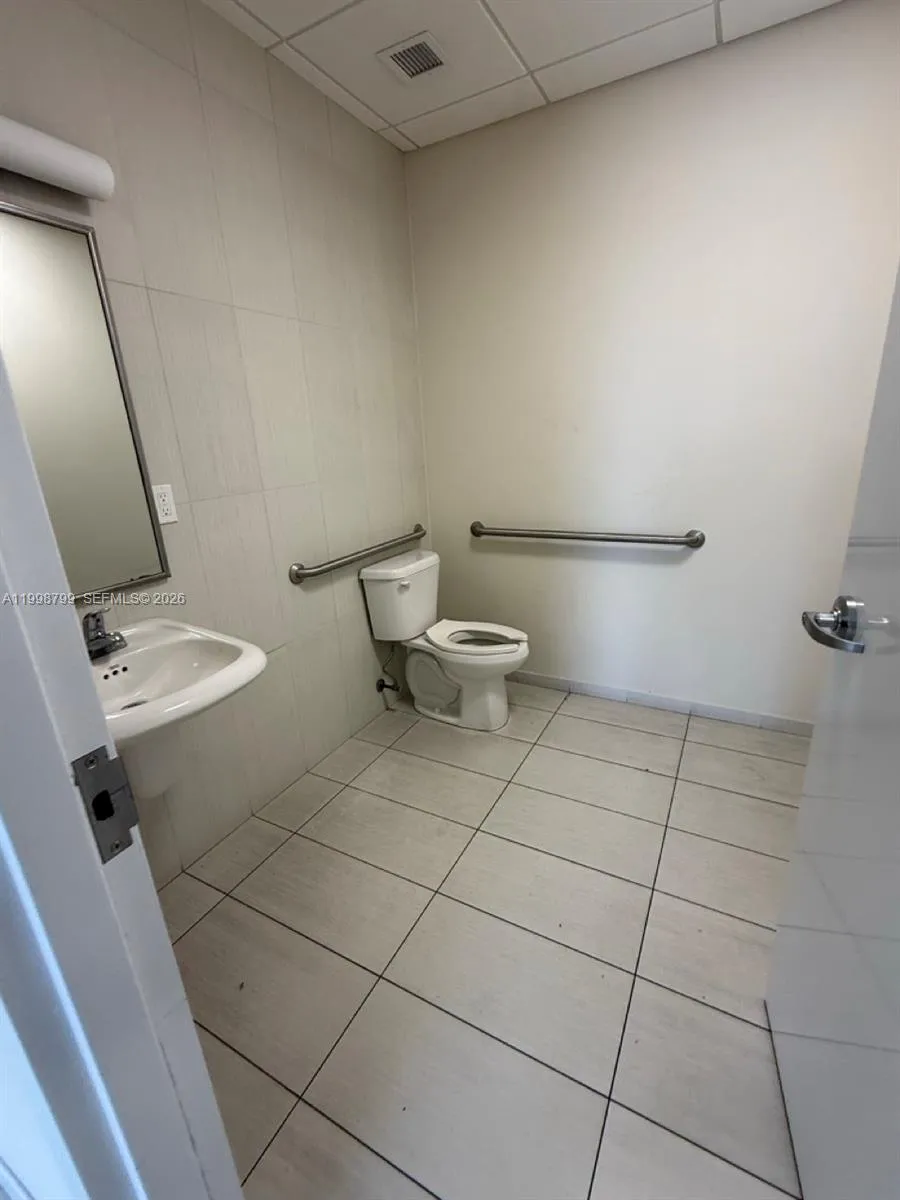 2866 E Oakland Park Blvd, Fort Lauderdale, Florida, Fort Lauderdale, Florida 33306, ,Commercial Lease,For Rent,2866 E Oakland Park Blvd, Fort Lauderdale, Florida,A11998799