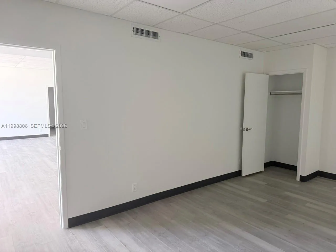 2876 E Oakland Park Blvd, Fort Lauderdale, Florida, Fort Lauderdale, Florida 33306, ,Commercial Lease,For Rent,2876 E Oakland Park Blvd, Fort Lauderdale, Florida,A11998806