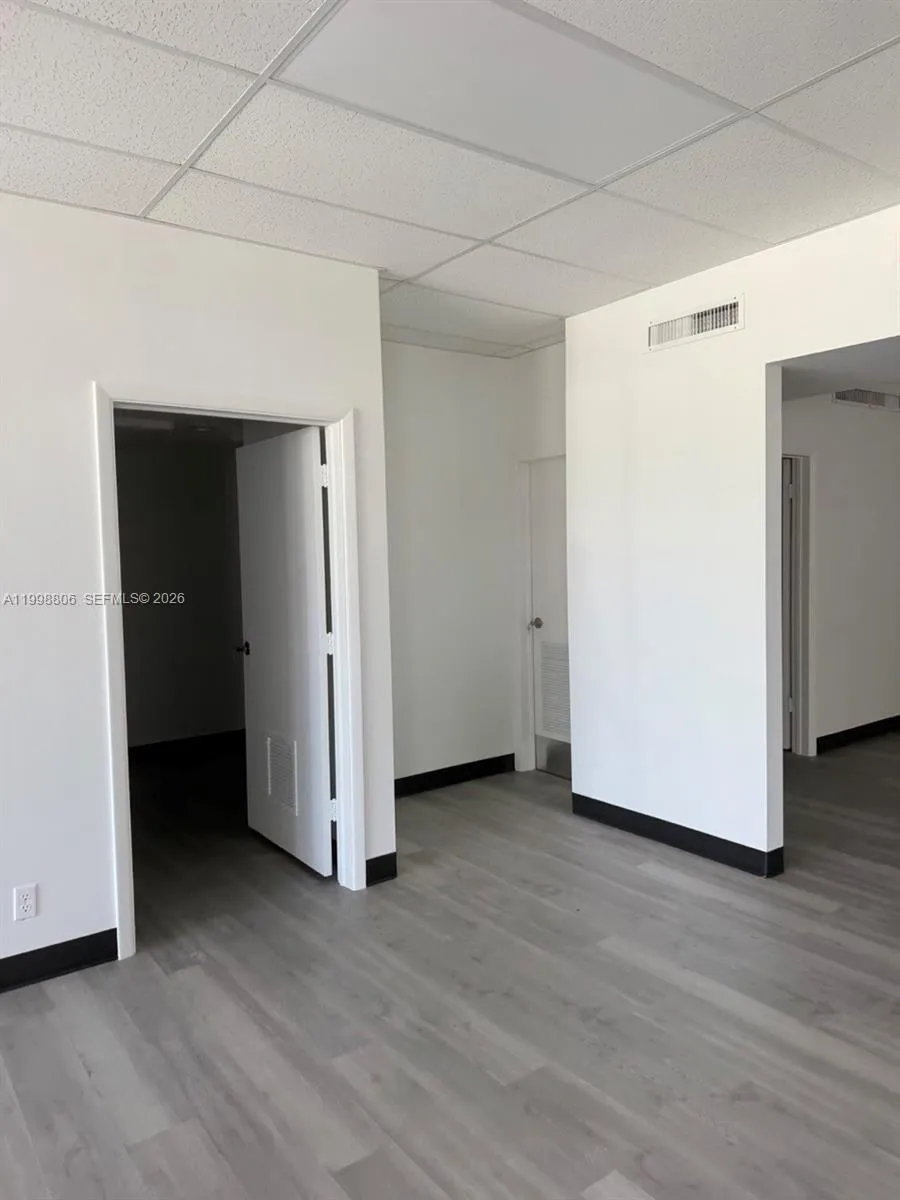 2876 E Oakland Park Blvd, Fort Lauderdale, Florida, Fort Lauderdale, Florida 33306, ,Commercial Lease,For Rent,2876 E Oakland Park Blvd, Fort Lauderdale, Florida,A11998806
