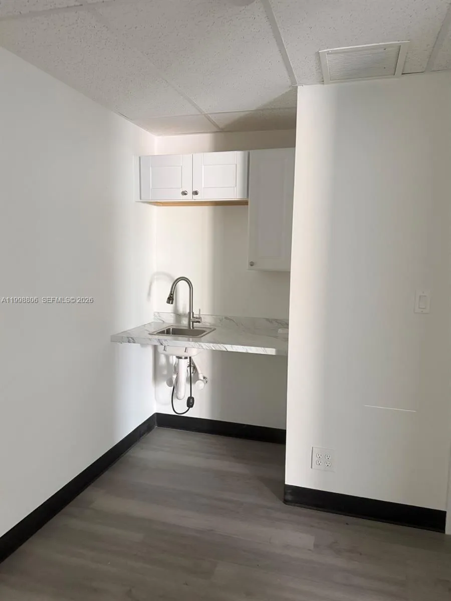 2876 E Oakland Park Blvd, Fort Lauderdale, Florida, Fort Lauderdale, Florida 33306, ,Commercial Lease,For Rent,2876 E Oakland Park Blvd, Fort Lauderdale, Florida,A11998806