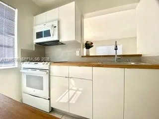 2219 Polk St 1b, Hollywood, Florida 33020, Hollywood, Florida 33020, 1 Bedroom Bedrooms, ,1 BathroomBathrooms,Residential Lease,For Rent,2219 Polk St 1b, Hollywood, Florida 33020,A11996798