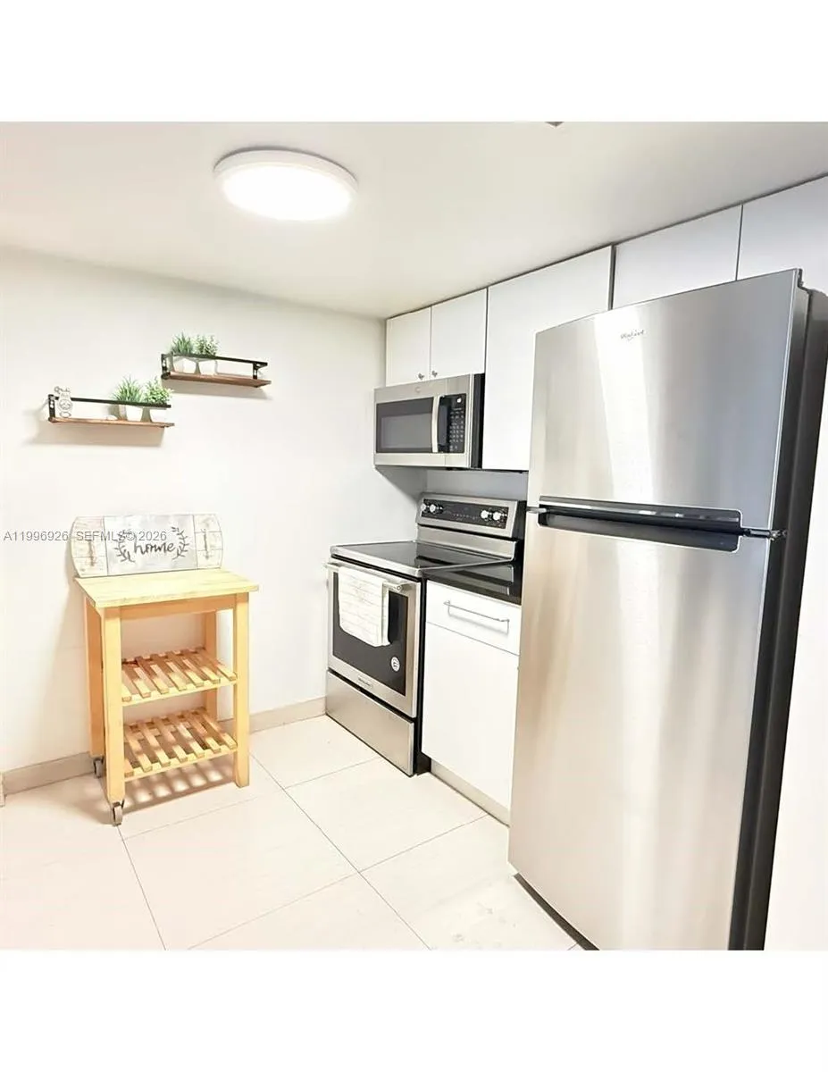 6801 Harding Ave 301, Miami Beach, Florida 33141, Miami Beach, Florida 33141, 2 Bedrooms Bedrooms, ,1 BathroomBathrooms,Residential Lease,For Rent,6801 Harding Ave 301, Miami Beach, Florida 33141,A11996926