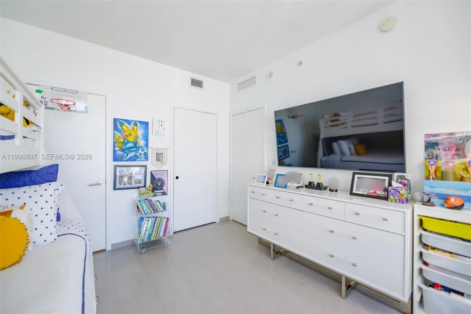 68 Se 6th St 2312, Miami, Florida 33131, Miami, Florida 33131, 2 Bedrooms Bedrooms, ,2 BathroomsBathrooms,Residential Lease,For Rent,68 Se 6th St 2312, Miami, Florida 33131,A11998807