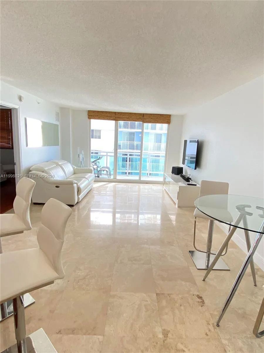 6917 Collins Ave 904, Miami Beach, Florida 33141, Miami Beach, Florida 33141, 1 Bedroom Bedrooms, ,1 BathroomBathrooms,Residential Lease,For Rent,6917 Collins Ave 904, Miami Beach, Florida 33141,A11998825