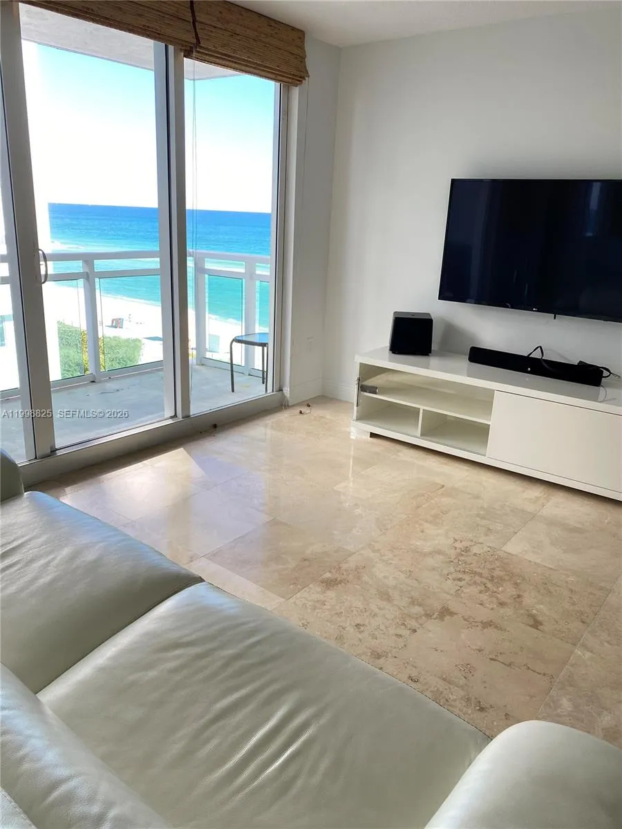 6917 Collins Ave 904, Miami Beach, Florida 33141, Miami Beach, Florida 33141, 1 Bedroom Bedrooms, ,1 BathroomBathrooms,Residential Lease,For Rent,6917 Collins Ave 904, Miami Beach, Florida 33141,A11998825