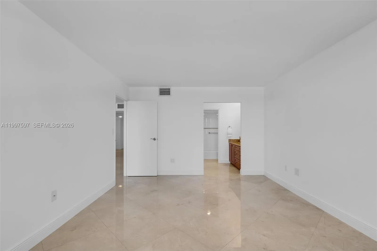 2333 Brickell Ave 1109, Miami, Florida 33129, Miami, Florida 33129, 1 Bedroom Bedrooms, ,1 BathroomBathrooms,Residential Lease,For Rent,2333 Brickell Ave 1109, Miami, Florida 33129,A11997597