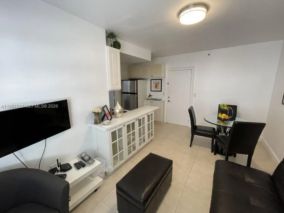 335 Ocean Dr 214, Miami Beach, Florida 33139, Miami Beach, Florida 33139, 1 Bedroom Bedrooms, ,1 BathroomBathrooms,Residential,For Sale,335 Ocean Dr 214, Miami Beach, Florida 33139,A11997821