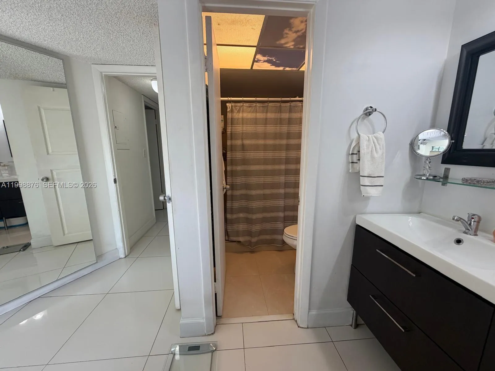 468 Ne 206th Ln 102, Miami, Florida 33179, Miami, Florida 33179, 3 Bedrooms Bedrooms, ,2 BathroomsBathrooms,Residential,For Sale,468 Ne 206th Ln 102, Miami, Florida 33179,A11998876