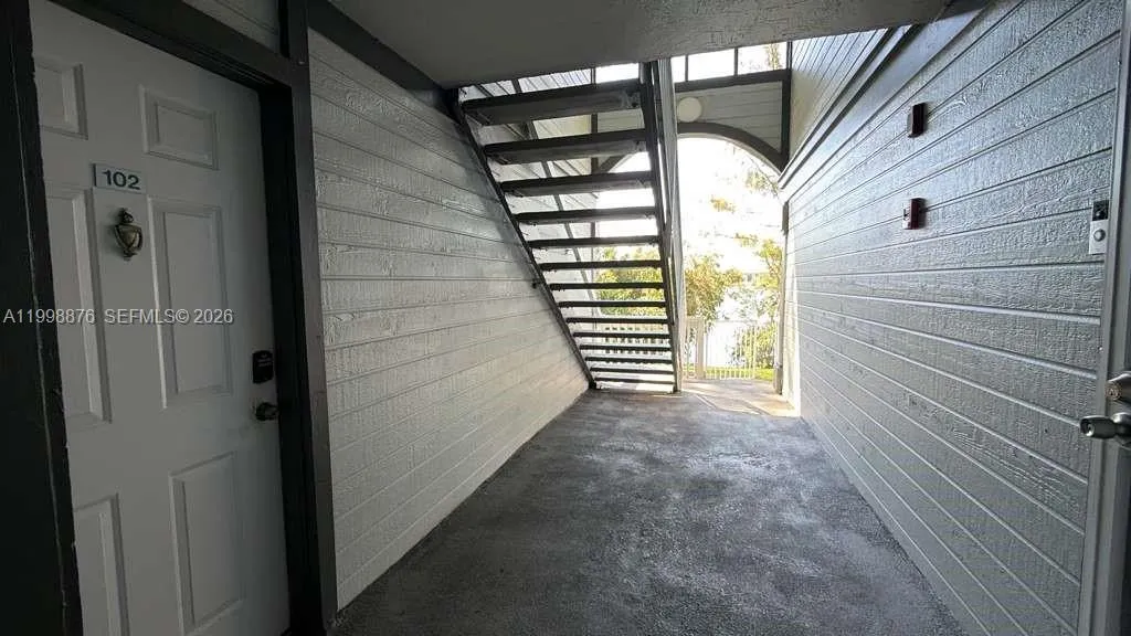 468 Ne 206th Ln 102, Miami, Florida 33179, Miami, Florida 33179, 3 Bedrooms Bedrooms, ,2 BathroomsBathrooms,Residential,For Sale,468 Ne 206th Ln 102, Miami, Florida 33179,A11998876