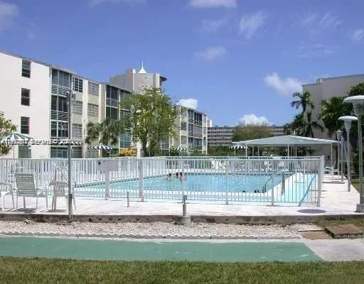 1780 Ne 191st St 300-2, Miami, Florida 33179, Miami, Florida 33179, 2 Bedrooms Bedrooms, ,2 BathroomsBathrooms,Residential Lease,For Rent,1780 Ne 191st St 300-2, Miami, Florida 33179,A11997517