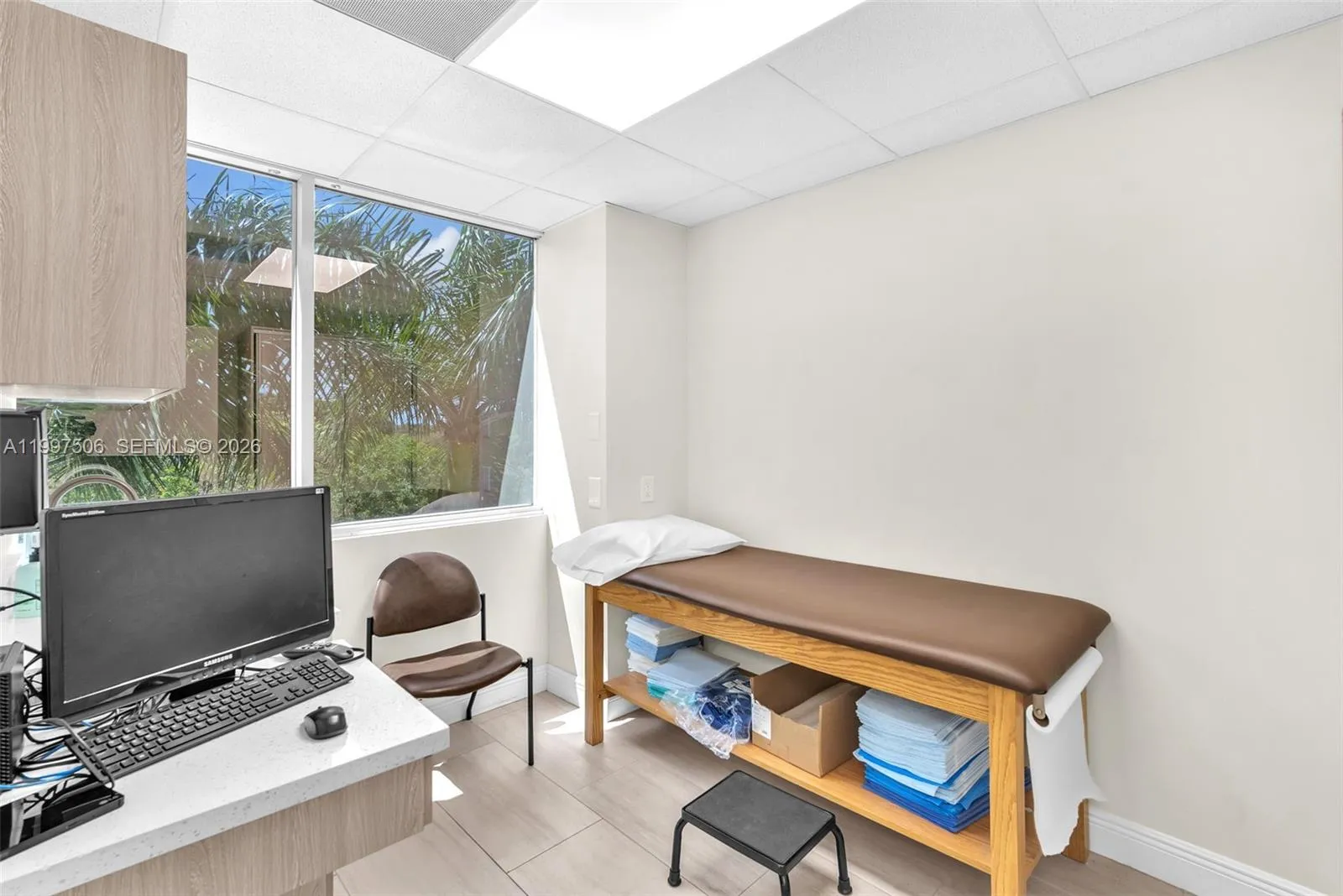 EXAM ROOM