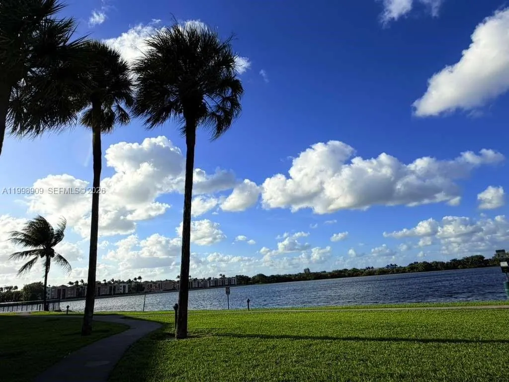 15515 N Miami Lakeway N 202-11, Miami Lakes, Flori, Miami Lakes, Florida 33014, 2 Bedrooms Bedrooms, ,2 BathroomsBathrooms,Residential Lease,For Rent,15515 N Miami Lakeway N 202-11, Miami Lakes, Flori,A11998909