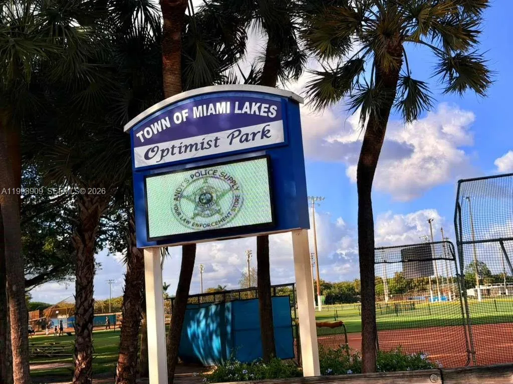 15515 N Miami Lakeway N 202-11, Miami Lakes, Flori, Miami Lakes, Florida 33014, 2 Bedrooms Bedrooms, ,2 BathroomsBathrooms,Residential Lease,For Rent,15515 N Miami Lakeway N 202-11, Miami Lakes, Flori,A11998909