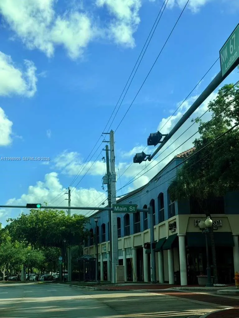 15515 N Miami Lakeway N 202-11, Miami Lakes, Flori, Miami Lakes, Florida 33014, 2 Bedrooms Bedrooms, ,2 BathroomsBathrooms,Residential Lease,For Rent,15515 N Miami Lakeway N 202-11, Miami Lakes, Flori,A11998909