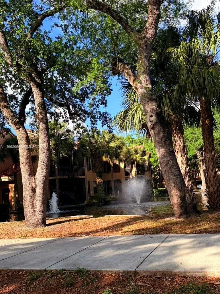 15515 N Miami Lakeway N 202-11, Miami Lakes, Flori, Miami Lakes, Florida 33014, 2 Bedrooms Bedrooms, ,2 BathroomsBathrooms,Residential Lease,For Rent,15515 N Miami Lakeway N 202-11, Miami Lakes, Flori,A11998909