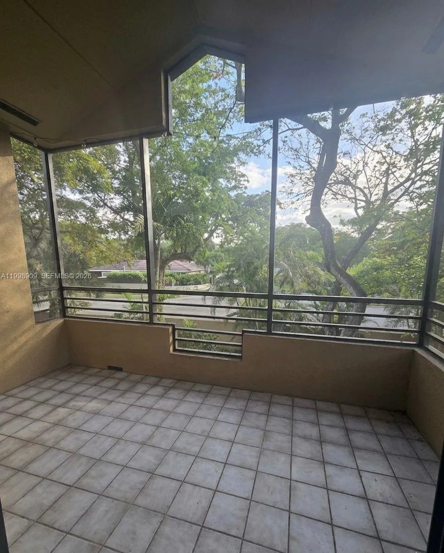 15515 N Miami Lakeway N 202-11, Miami Lakes, Flori, Miami Lakes, Florida 33014, 2 Bedrooms Bedrooms, ,2 BathroomsBathrooms,Residential Lease,For Rent,15515 N Miami Lakeway N 202-11, Miami Lakes, Flori,A11998909