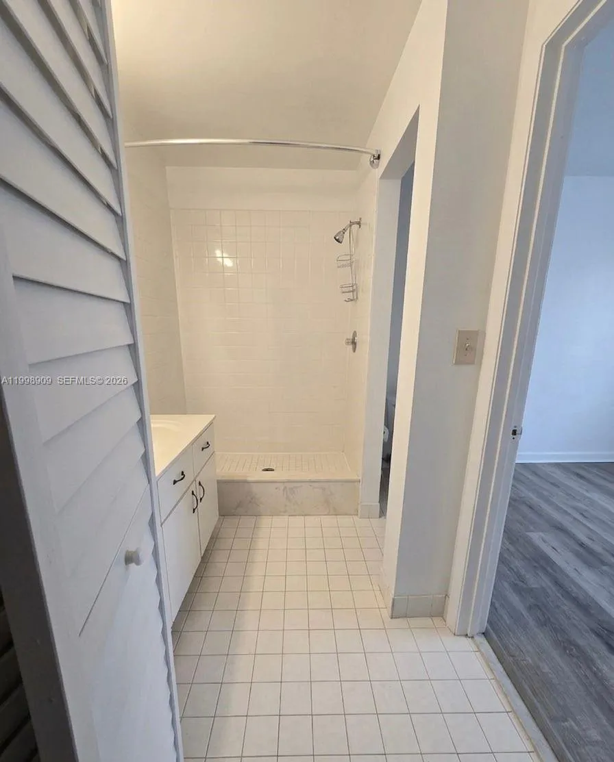 15515 N Miami Lakeway N 202-11, Miami Lakes, Flori, Miami Lakes, Florida 33014, 2 Bedrooms Bedrooms, ,2 BathroomsBathrooms,Residential Lease,For Rent,15515 N Miami Lakeway N 202-11, Miami Lakes, Flori,A11998909