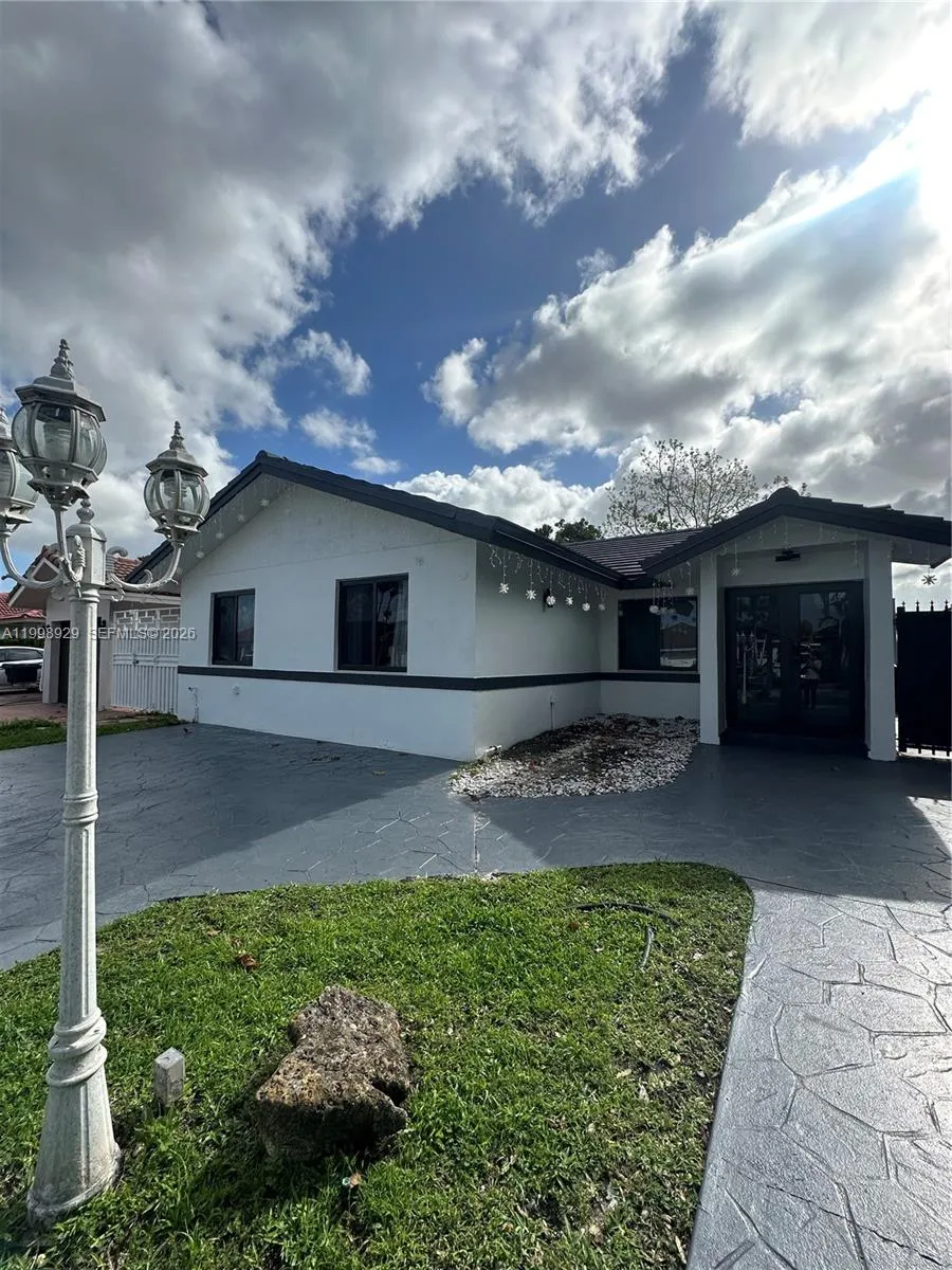 5923 Sw 147th Pl, Miami, Florida 33193, Miami, Florida 33193, 4 Bedrooms Bedrooms, ,3 BathroomsBathrooms,Residential,For Sale,5923 Sw 147th Pl, Miami, Florida 33193,A11998929