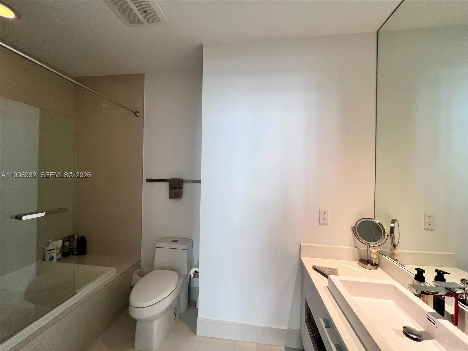 55 Sw 9th St 4109, Miami, Florida 33130, Miami, Florida 33130, 1 Bedroom Bedrooms, ,1 BathroomBathrooms,Residential Lease,For Rent,55 Sw 9th St 4109, Miami, Florida 33130,A11998932