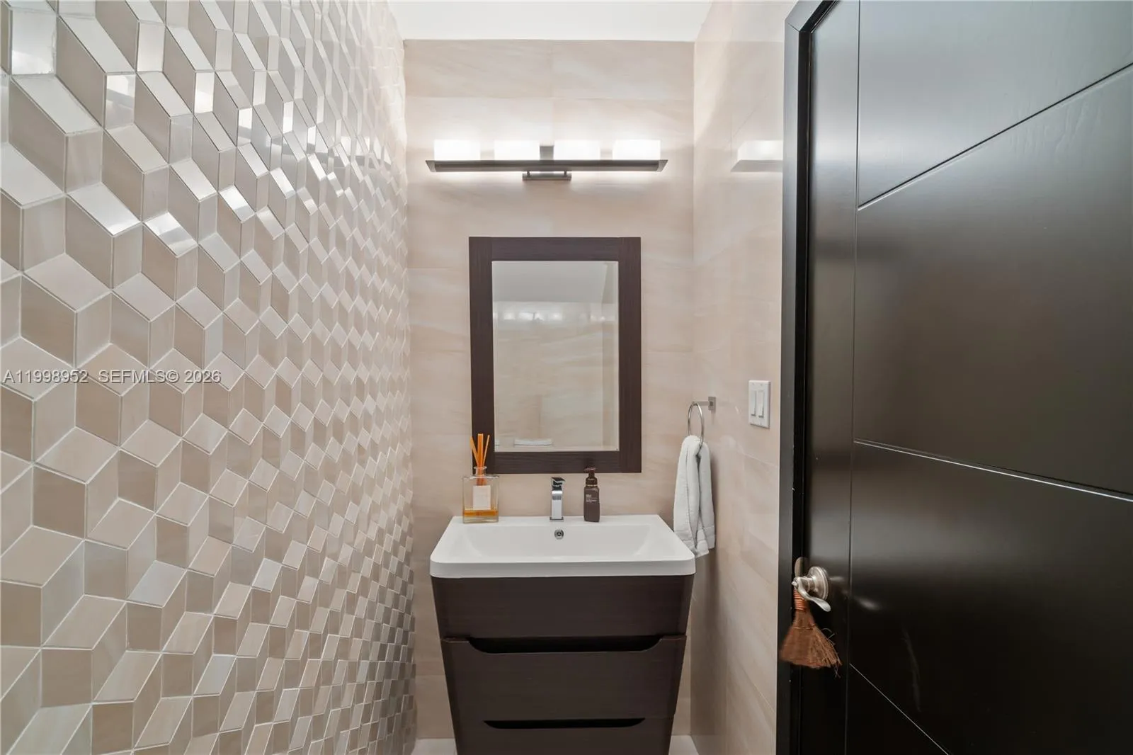 519 Alhambra Cir, Coral Gables, Florida 33134, Coral Gables, Florida 33134, 4 Bedrooms Bedrooms, ,4 BathroomsBathrooms,Residential Lease,For Rent,519 Alhambra Cir, Coral Gables, Florida 33134,A11998952