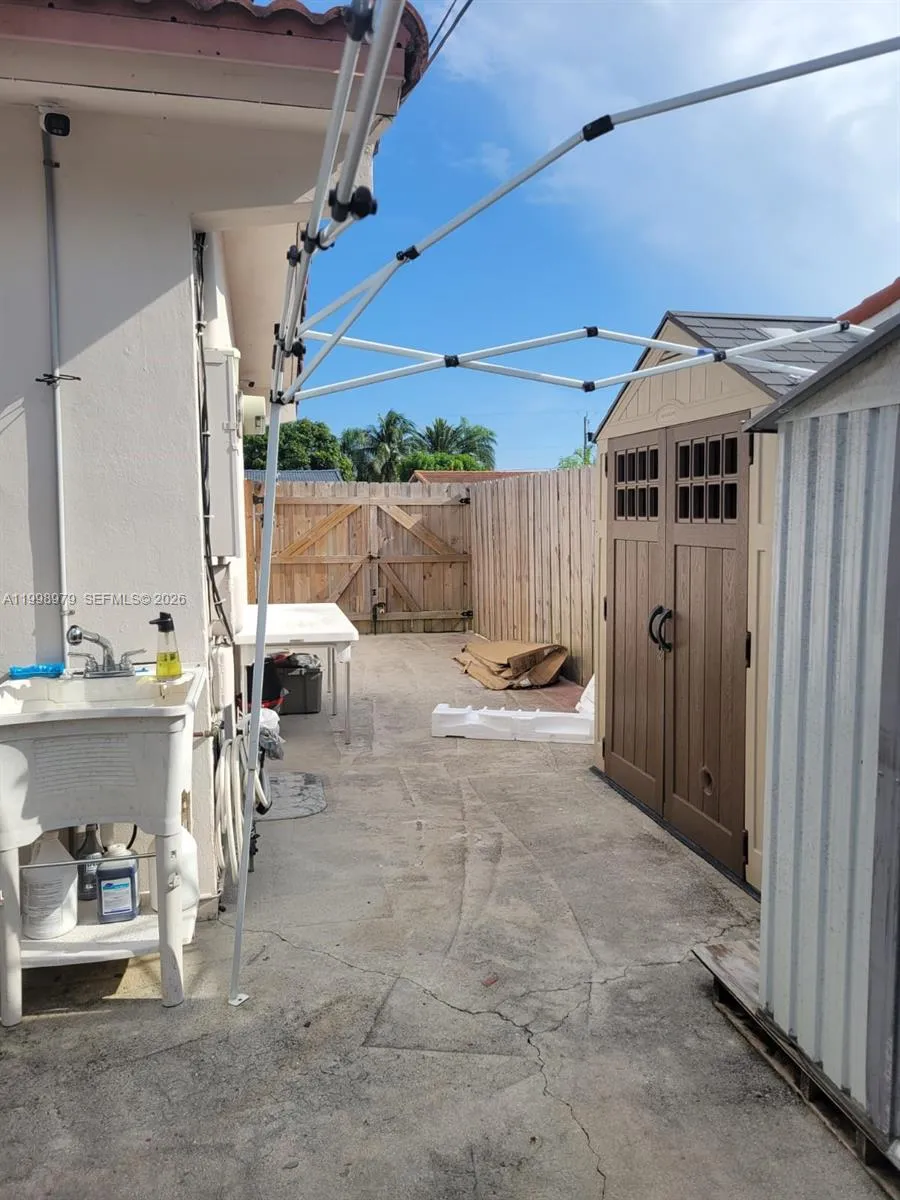 8245 Sw 43rd St, Miami, Florida 33155, Miami, Florida 33155, 3 Bedrooms Bedrooms, ,2 BathroomsBathrooms,Residential Lease,For Rent,8245 Sw 43rd St, Miami, Florida 33155,A11998979