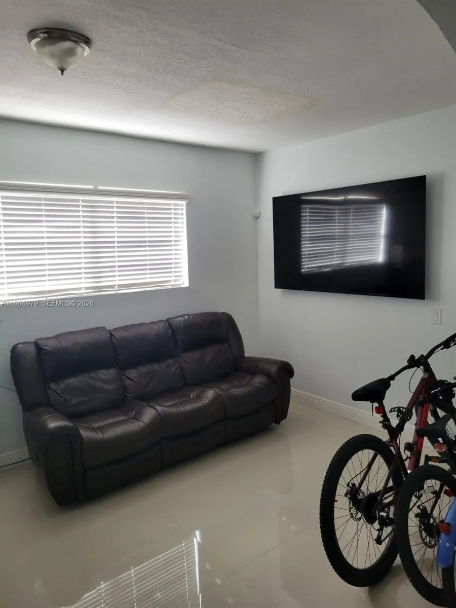 8245 Sw 43rd St, Miami, Florida 33155, Miami, Florida 33155, 3 Bedrooms Bedrooms, ,2 BathroomsBathrooms,Residential Lease,For Rent,8245 Sw 43rd St, Miami, Florida 33155,A11998979