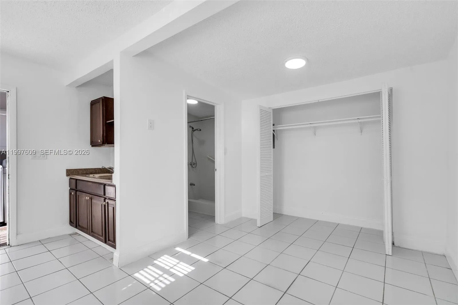 201 Sw 51st Ct 4, Miami, Florida 33134, Miami, Florida 33134, ,1 BathroomBathrooms,Residential Lease,For Rent,201 Sw 51st Ct 4, Miami, Florida 33134,A11997609