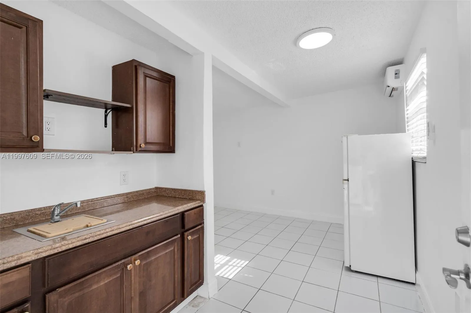 201 Sw 51st Ct 4, Miami, Florida 33134, Miami, Florida 33134, ,1 BathroomBathrooms,Residential Lease,For Rent,201 Sw 51st Ct 4, Miami, Florida 33134,A11997609