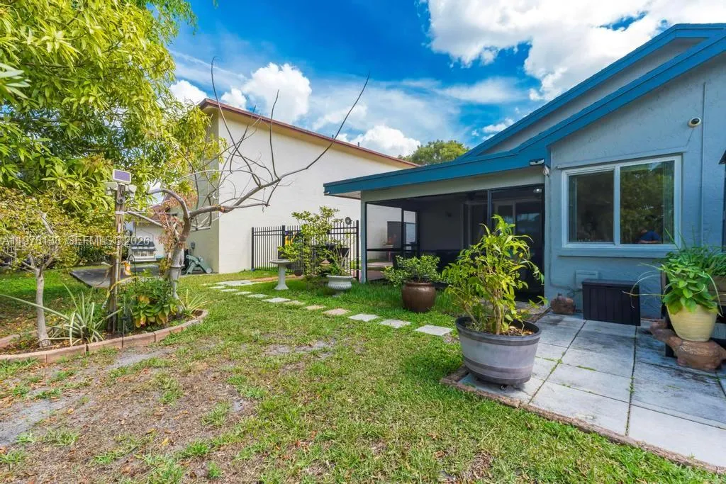 529 Lakeside Cir, Sunrise, Florida 33326, Sunrise, Florida 33326, 3 Bedrooms Bedrooms, ,2 BathroomsBathrooms,Residential,For Sale,529 Lakeside Cir, Sunrise, Florida 33326,A11978138