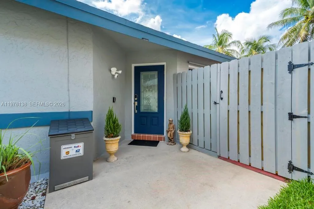 529 Lakeside Cir, Sunrise, Florida 33326, Sunrise, Florida 33326, 3 Bedrooms Bedrooms, ,2 BathroomsBathrooms,Residential,For Sale,529 Lakeside Cir, Sunrise, Florida 33326,A11978138