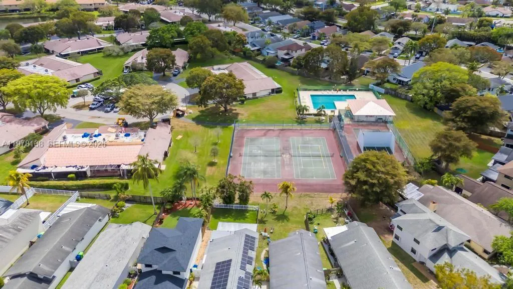 529 Lakeside Cir, Sunrise, Florida 33326, Sunrise, Florida 33326, 3 Bedrooms Bedrooms, ,2 BathroomsBathrooms,Residential,For Sale,529 Lakeside Cir, Sunrise, Florida 33326,A11978138