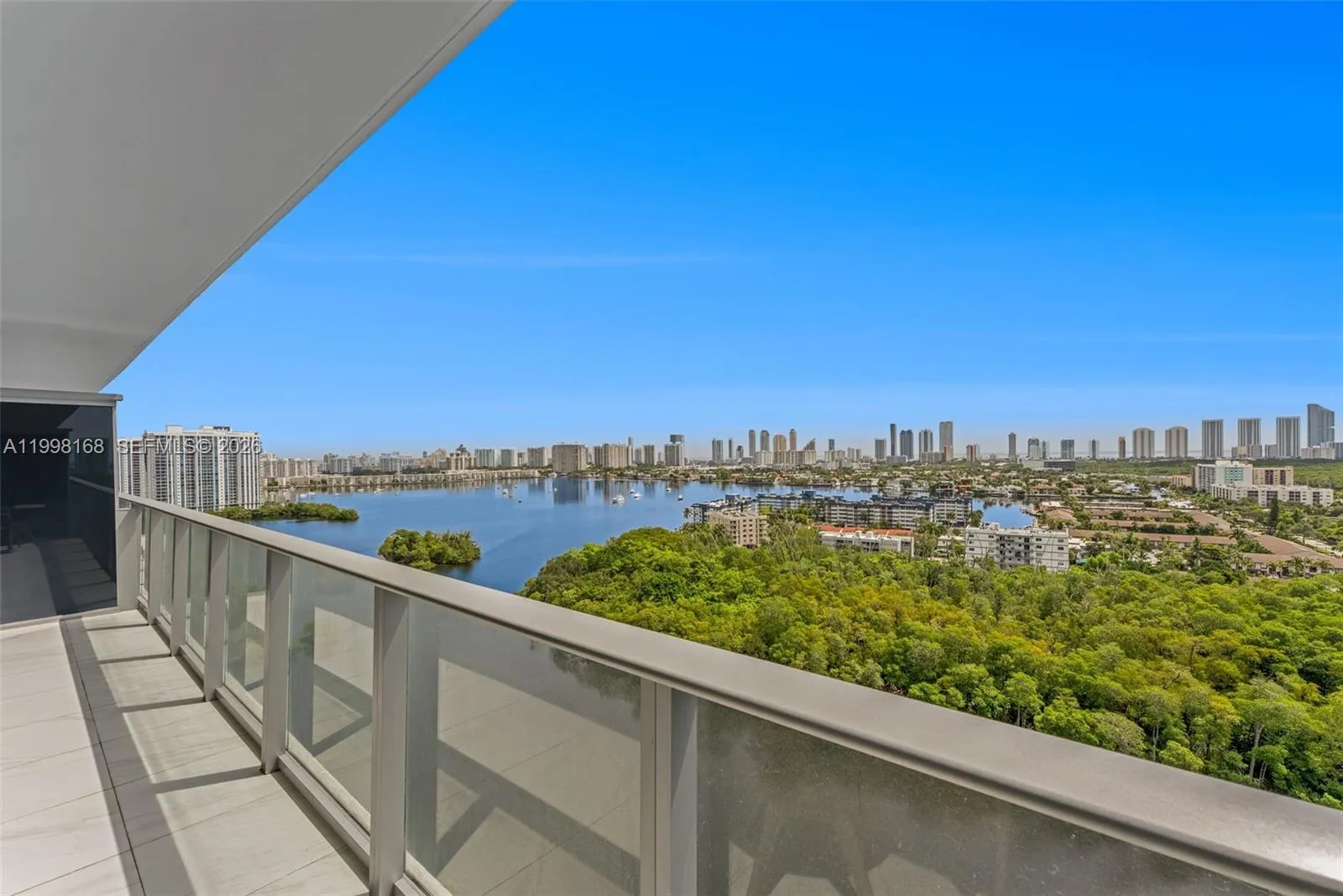 16385 Biscayne Blvd 1819, North Miami Beach, Flori, North Miami Beach, Florida 33160, 2 Bedrooms Bedrooms, ,2 BathroomsBathrooms,Residential,For Sale,16385 Biscayne Blvd 1819, North Miami Beach, Flori,A11998168