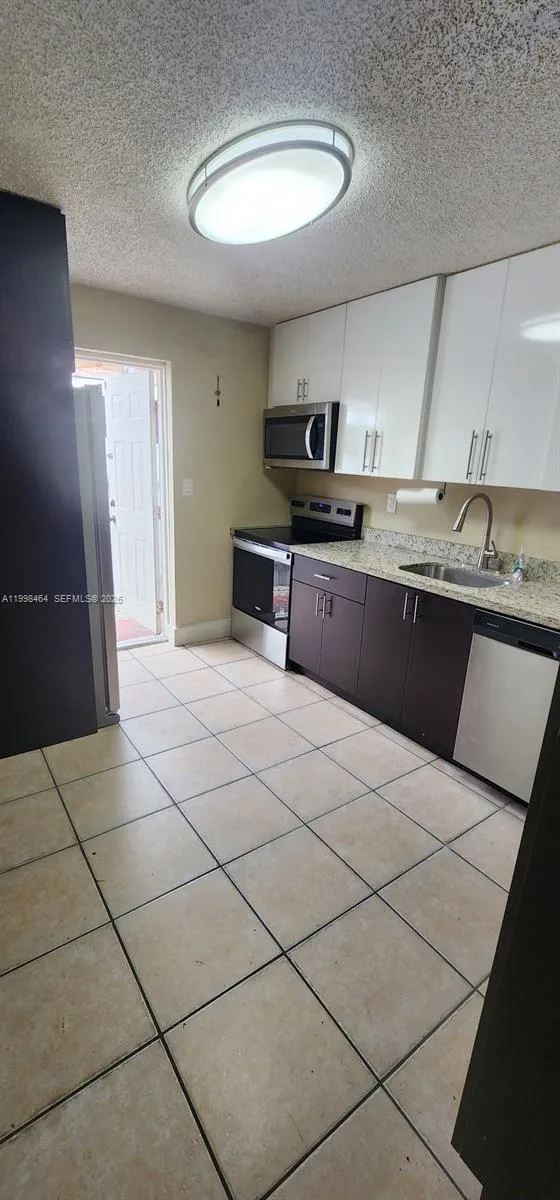 880 E 26th St, Hialeah, Florida 33013, Hialeah, Florida 33013, 4 Bedrooms Bedrooms, ,3 BathroomsBathrooms,Residential,For Sale,880 E 26th St, Hialeah, Florida 33013,A11998464