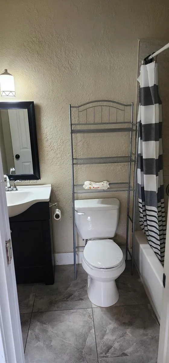 880 E 26th St, Hialeah, Florida 33013, Hialeah, Florida 33013, 4 Bedrooms Bedrooms, ,3 BathroomsBathrooms,Residential,For Sale,880 E 26th St, Hialeah, Florida 33013,A11998464