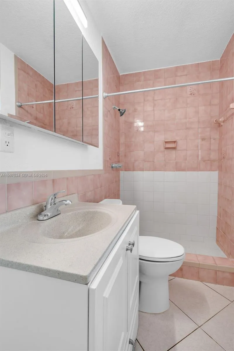 201 Sw 51st Ct 3, Miami, Florida 33134, Miami, Florida 33134, 1 Bedroom Bedrooms, ,1 BathroomBathrooms,Residential Lease,For Rent,201 Sw 51st Ct 3, Miami, Florida 33134,A11997534