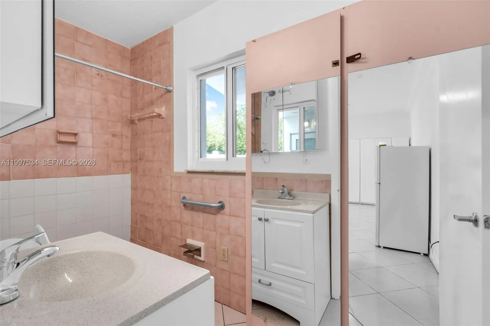 201 Sw 51st Ct 3, Miami, Florida 33134, Miami, Florida 33134, 1 Bedroom Bedrooms, ,1 BathroomBathrooms,Residential Lease,For Rent,201 Sw 51st Ct 3, Miami, Florida 33134,A11997534