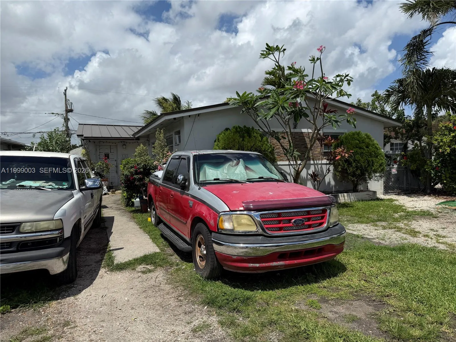 9283 Sw 39th St, Miami, Florida 33165, Miami, Florida 33165, ,Residential Income,For Sale,9283 Sw 39th St, Miami, Florida 33165,A11999003