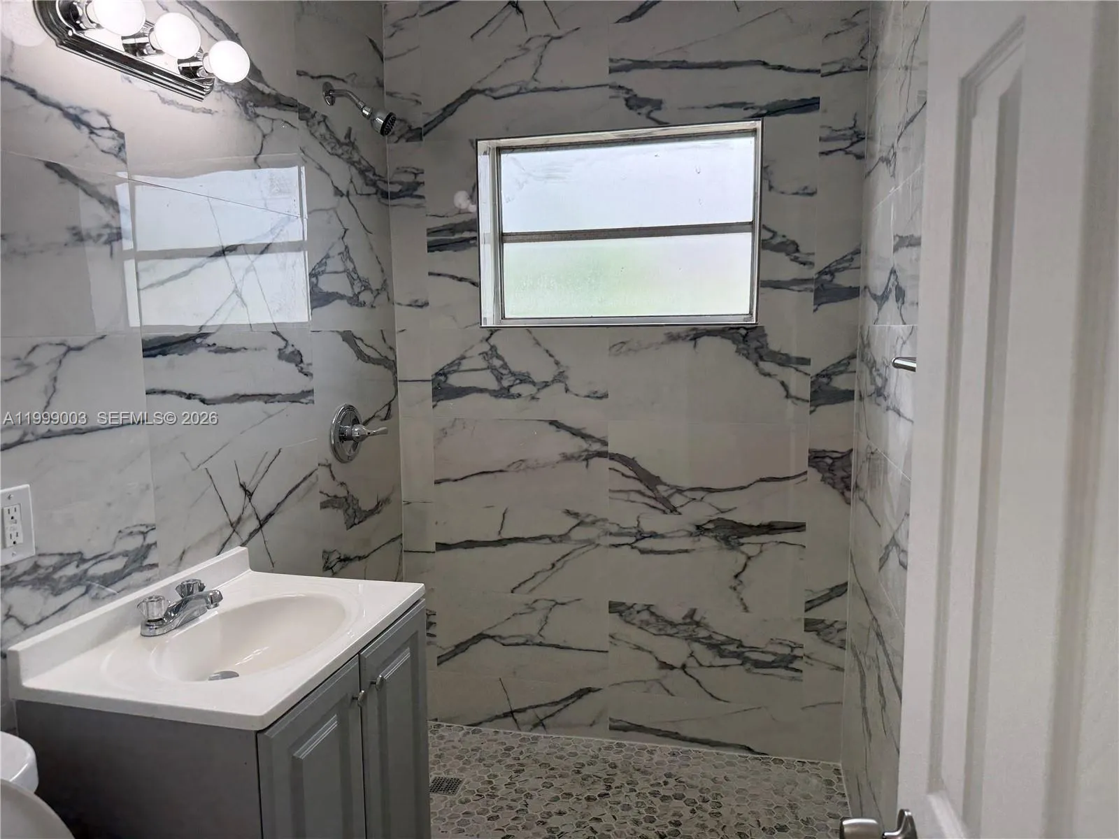 9283 Sw 39th St, Miami, Florida 33165, Miami, Florida 33165, ,Residential Income,For Sale,9283 Sw 39th St, Miami, Florida 33165,A11999003