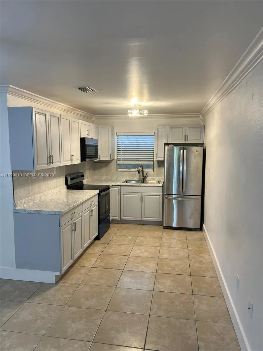 6018 Plunkett St 1, Hollywood, Florida 33023, Hollywood, Florida 33023, 2 Bedrooms Bedrooms, ,2 BathroomsBathrooms,Residential Lease,For Rent,6018 Plunkett St 1, Hollywood, Florida 33023,A11999010