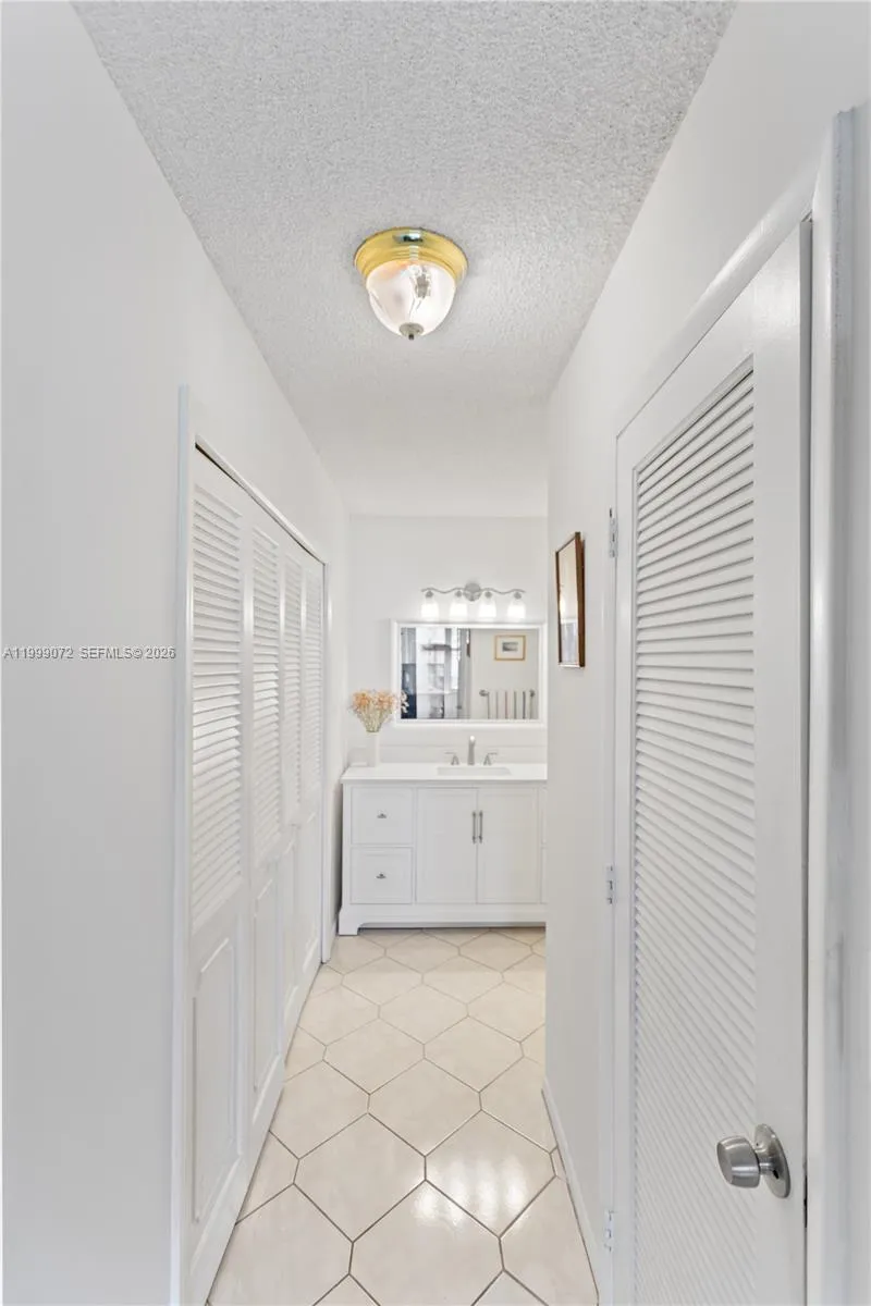 3800 S Ocean Dr 719, Hollywood, Florida 33019, Hollywood, Florida 33019, 2 Bedrooms Bedrooms, ,2 BathroomsBathrooms,Residential Lease,For Rent,3800 S Ocean Dr 719, Hollywood, Florida 33019,A11999072
