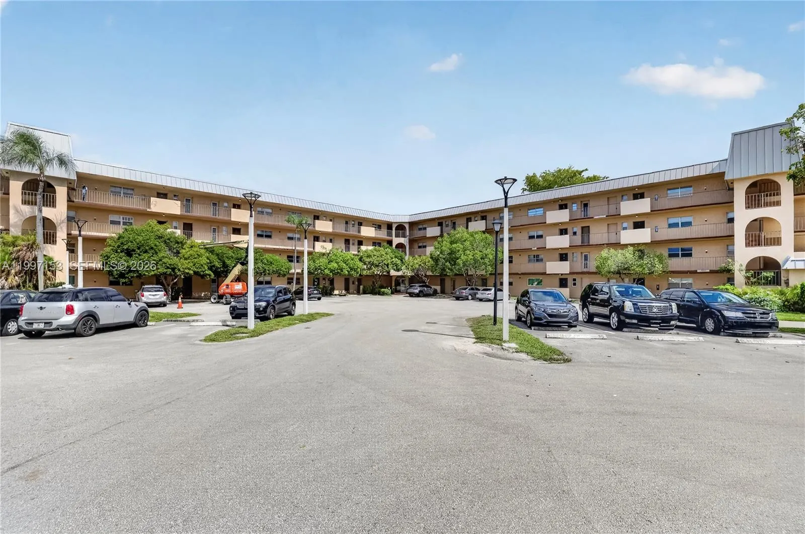 6201 N Falls Cir Dr 207, Lauderhill, Florida 33319, Lauderhill, Florida 33319, 3 Bedrooms Bedrooms, ,2 BathroomsBathrooms,Residential,For Sale,6201 N Falls Cir Dr 207, Lauderhill, Florida 33319,A11997153