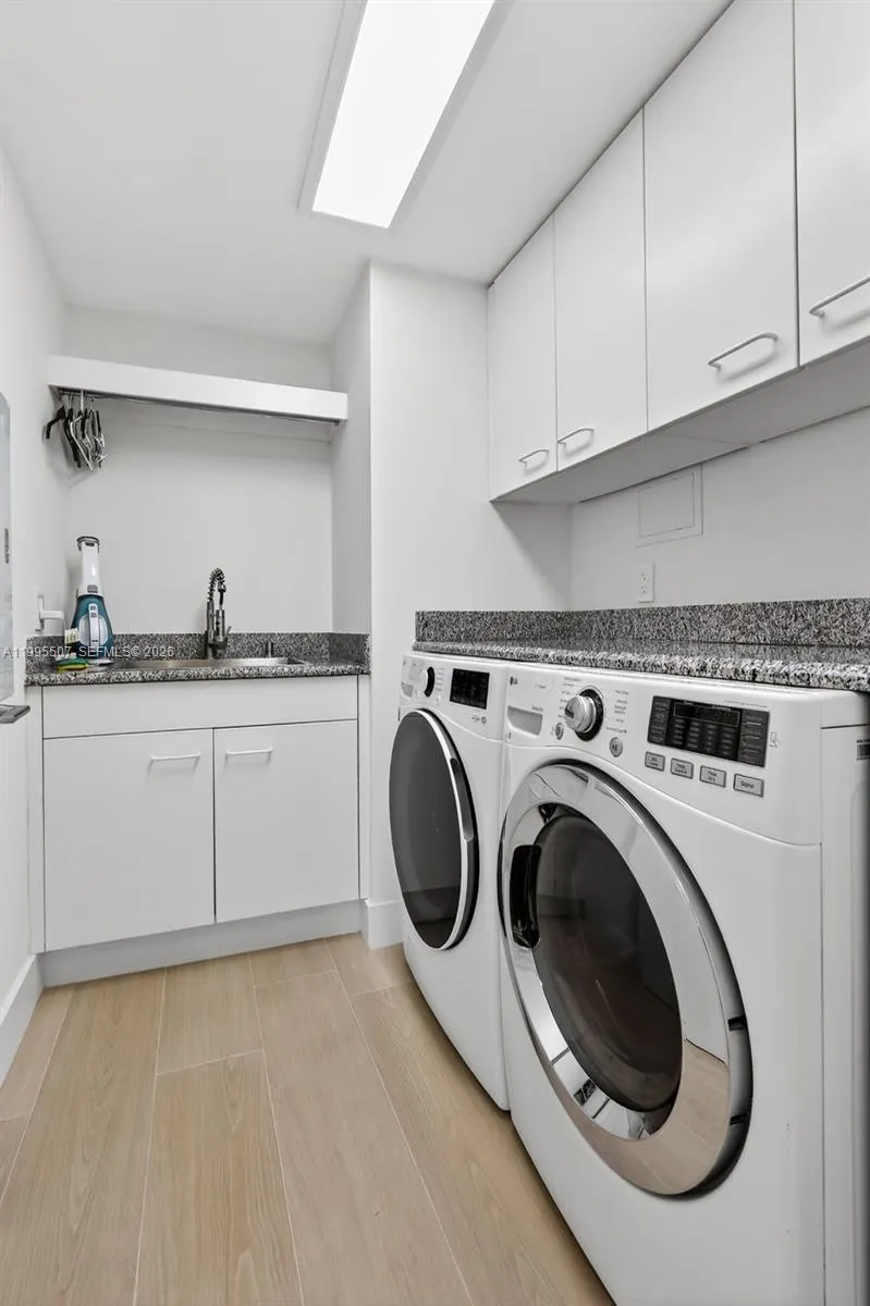 6000 Island Blvd 2102, Aventura, Florida 33160, Aventura, Florida 33160, 3 Bedrooms Bedrooms, ,3 BathroomsBathrooms,Residential,For Sale,6000 Island Blvd 2102, Aventura, Florida 33160,A11995507