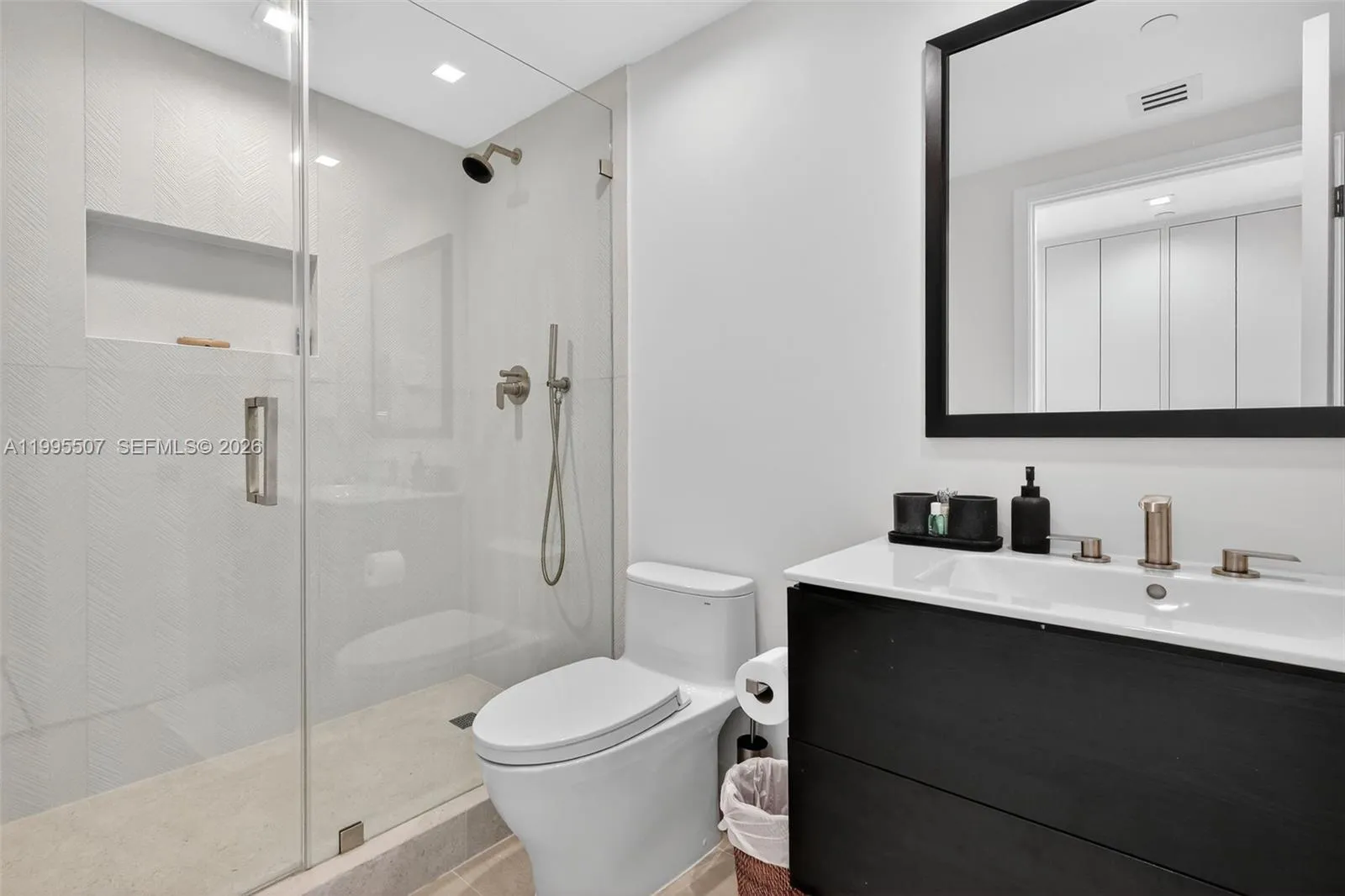 6000 Island Blvd 2102, Aventura, Florida 33160, Aventura, Florida 33160, 3 Bedrooms Bedrooms, ,3 BathroomsBathrooms,Residential,For Sale,6000 Island Blvd 2102, Aventura, Florida 33160,A11995507