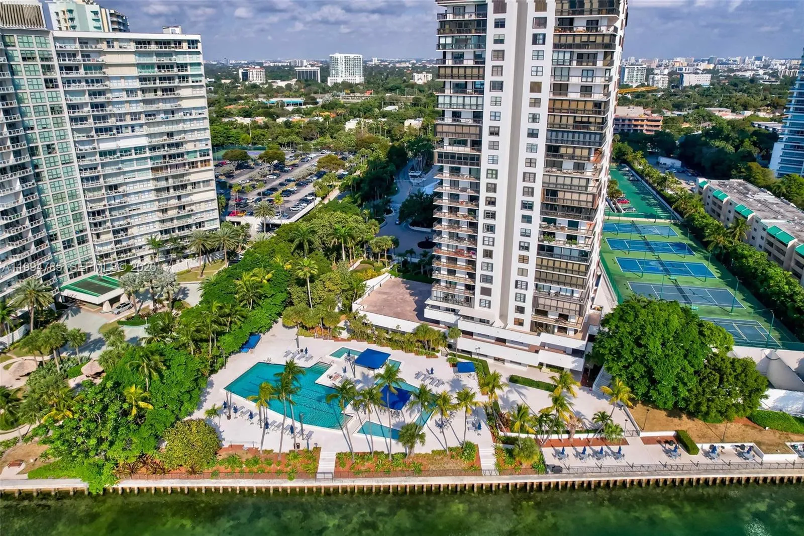 2333 Brickell Ave 305, Miami, Florida 33129, Miami, Florida 33129, 2 Bedrooms Bedrooms, ,2 BathroomsBathrooms,Residential,For Sale,2333 Brickell Ave 305, Miami, Florida 33129,A11994785