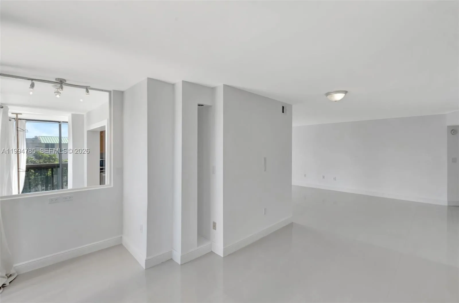 possible extra space Den