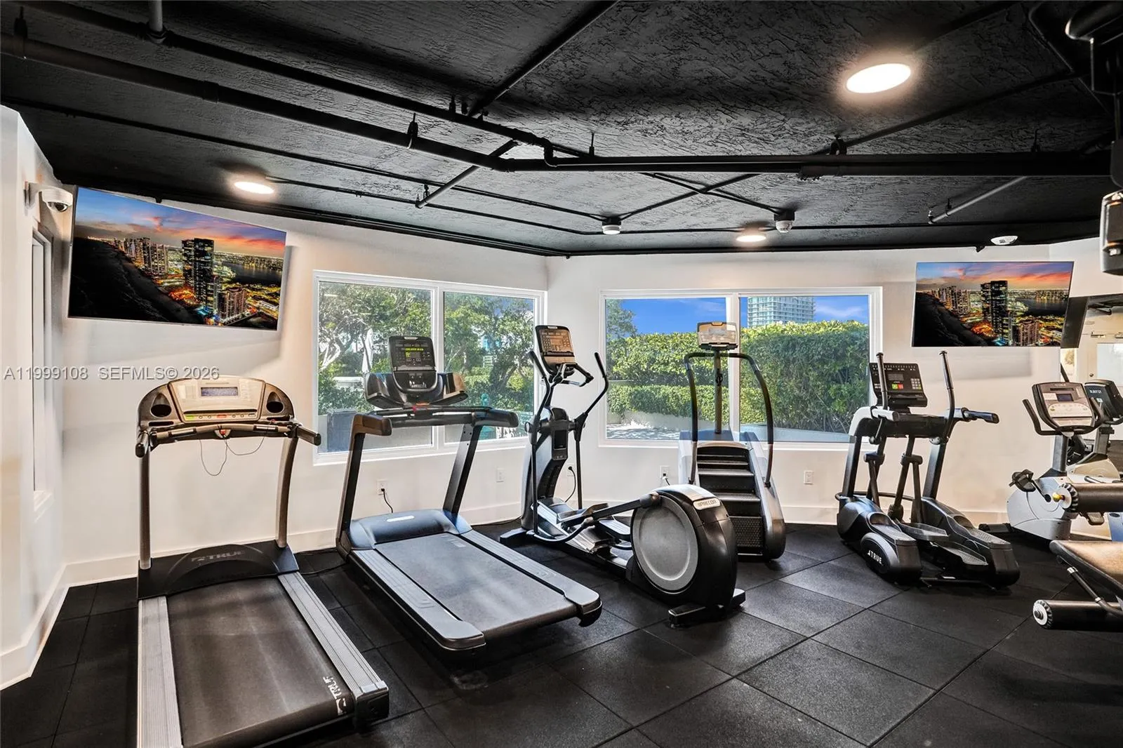 7330 Ocean Ter 8-c, Miami Beach, Florida 33141, Miami Beach, Florida 33141, 2 Bedrooms Bedrooms, ,2 BathroomsBathrooms,Residential Lease,For Rent,7330 Ocean Ter 8-c, Miami Beach, Florida 33141,A11999108