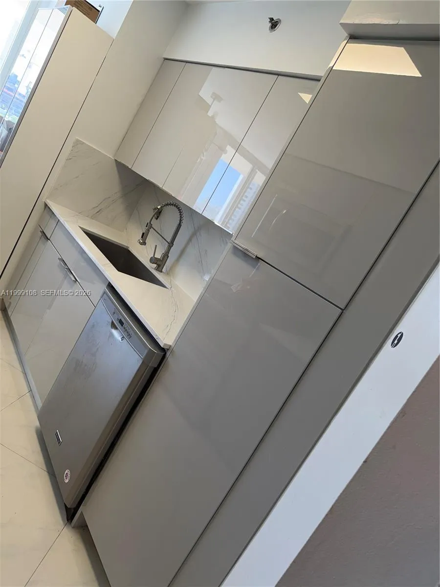 7330 Ocean Ter 8-c, Miami Beach, Florida 33141, Miami Beach, Florida 33141, 2 Bedrooms Bedrooms, ,2 BathroomsBathrooms,Residential Lease,For Rent,7330 Ocean Ter 8-c, Miami Beach, Florida 33141,A11999108