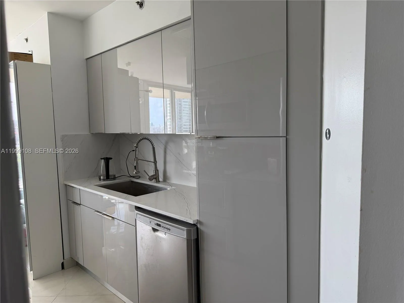 7330 Ocean Ter 8-c, Miami Beach, Florida 33141, Miami Beach, Florida 33141, 2 Bedrooms Bedrooms, ,2 BathroomsBathrooms,Residential Lease,For Rent,7330 Ocean Ter 8-c, Miami Beach, Florida 33141,A11999108