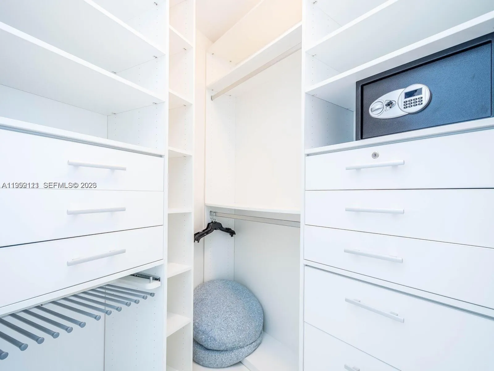 15901 Collins Ave 2504, Sunny Isles Beach, Florida, Sunny Isles Beach, Florida 33160, 3 Bedrooms Bedrooms, ,3 BathroomsBathrooms,Residential,For Sale,15901 Collins Ave 2504, Sunny Isles Beach, Florida,A11999111