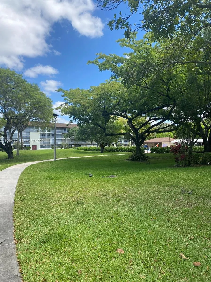 13255 Sw 9th Ct 202g, Pembroke Pines, Florida 3302, Pembroke Pines, Florida 33027, 2 Bedrooms Bedrooms, ,2 BathroomsBathrooms,Residential Lease,For Rent,13255 Sw 9th Ct 202g, Pembroke Pines, Florida 3302,A11999132